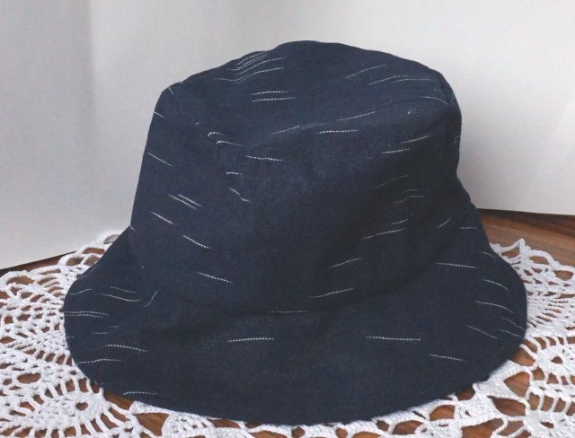 手持ちの布で帽子を作ろう 型紙の形に切って縫い合わせるだけ エコアンダリアで編むより簡単 料理と暮らし